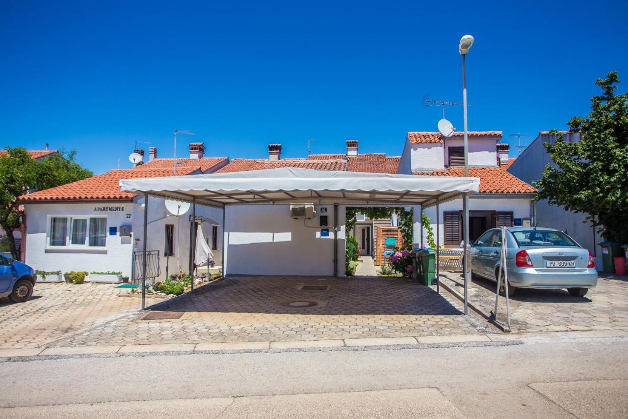 Apartment Rosse Porec Bagian luar foto