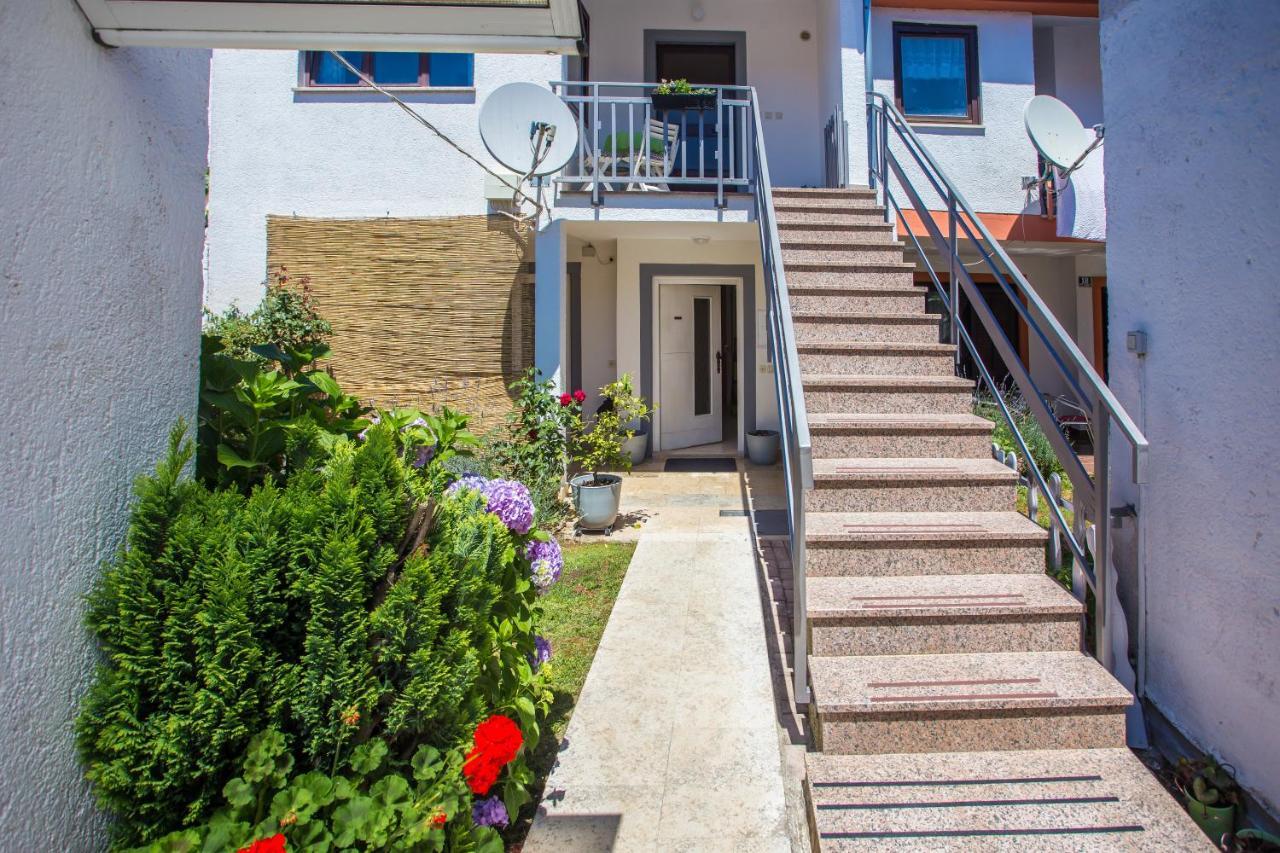 Apartment Rosse Porec Bagian luar foto
