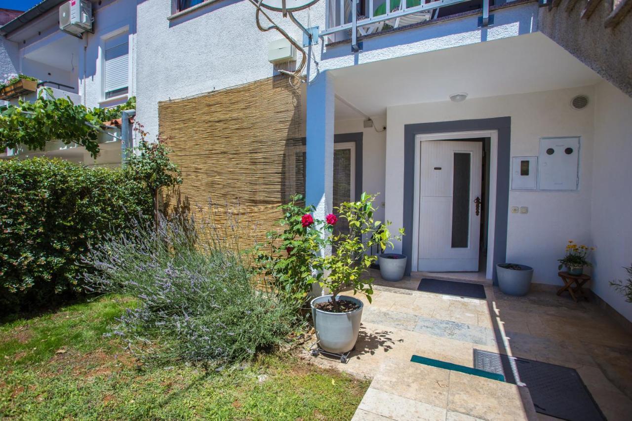 Apartment Rosse Porec Bagian luar foto