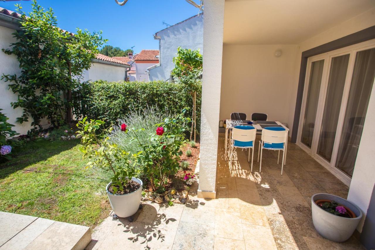Apartment Rosse Porec Bagian luar foto