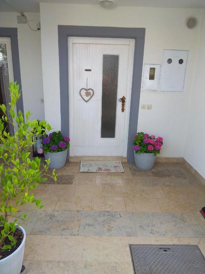 Apartment Rosse Porec Bagian luar foto